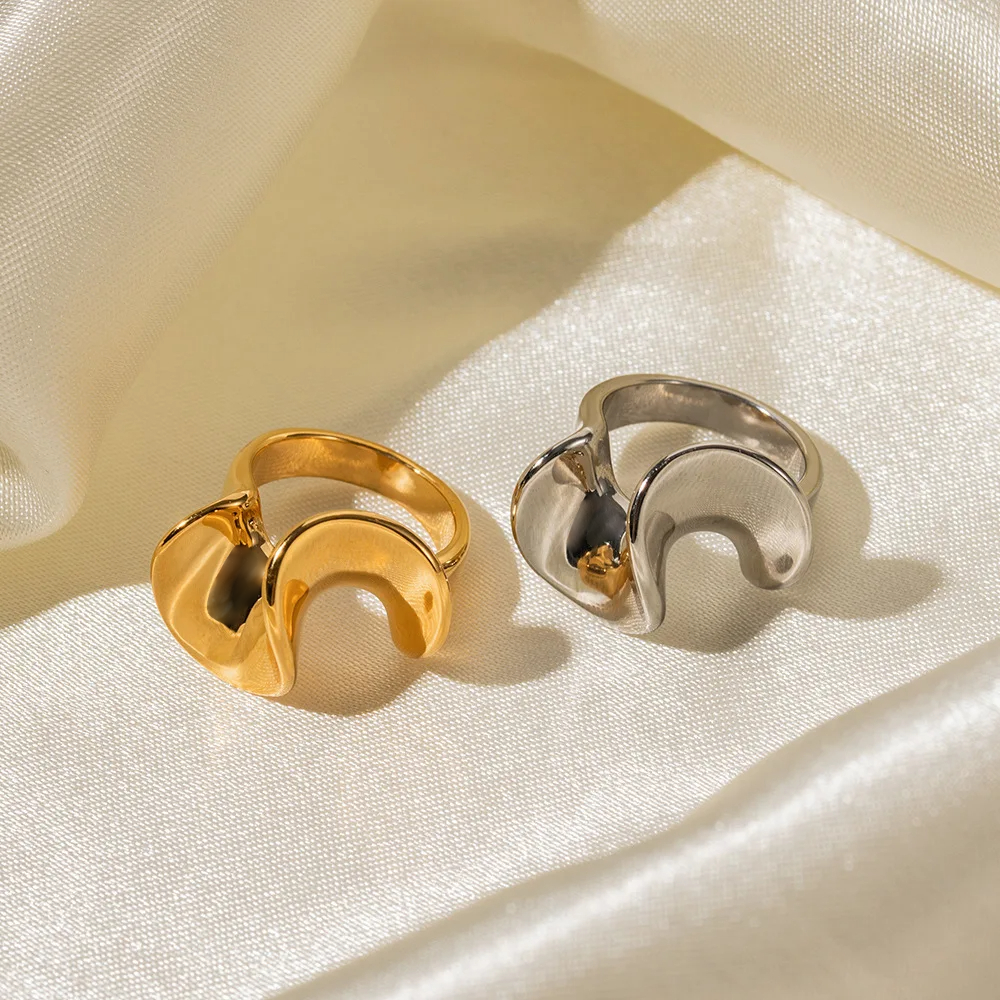 Wave Pleated Ring